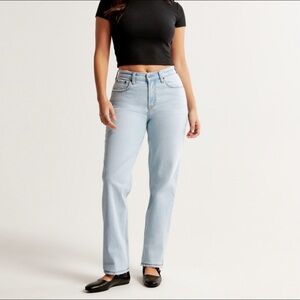Curve Love Mid Rise 90s Straight Jean